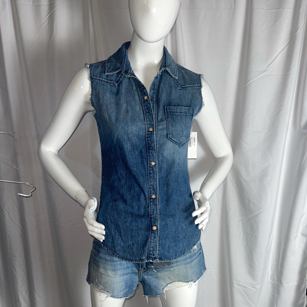 NWT-TEXTILE Elizabeth and James “Austin” Denim Top